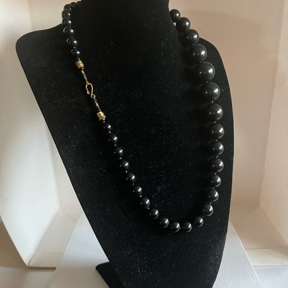 Stunning black African Ebony graduated beaded/pearl necklace - Picture 9 of 12